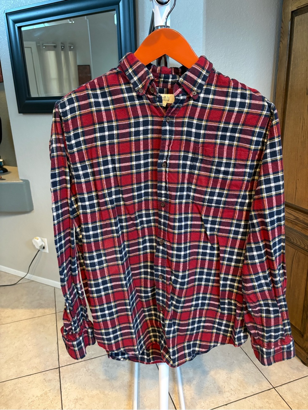 Title: Croft & Barrow Men's Red Plaid Flannel Button Down Shirt Size Large